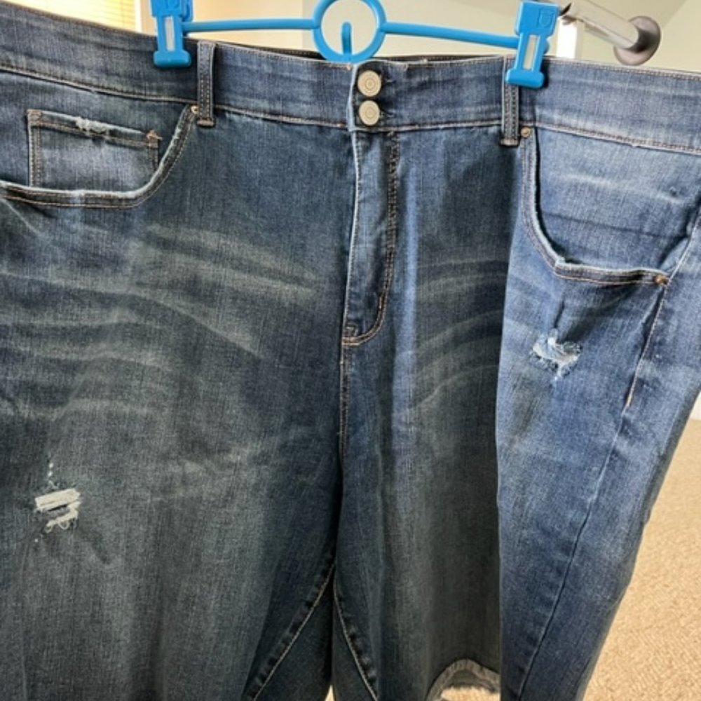 Terra Sky Bermuda shorts size 26W.